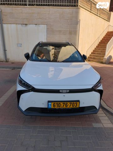 מודעת רכב ג׳ילי Geometry C