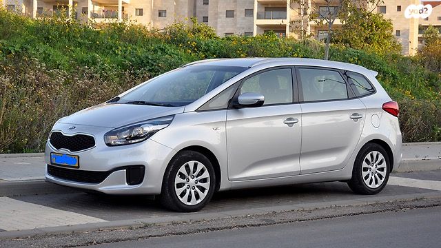 מודעת רכב קיה קארנס