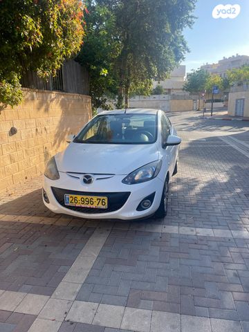 מודעת רכב מאזדה 2