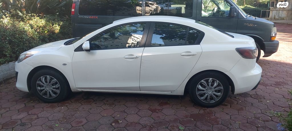 מודעת רכב מאזדה 3