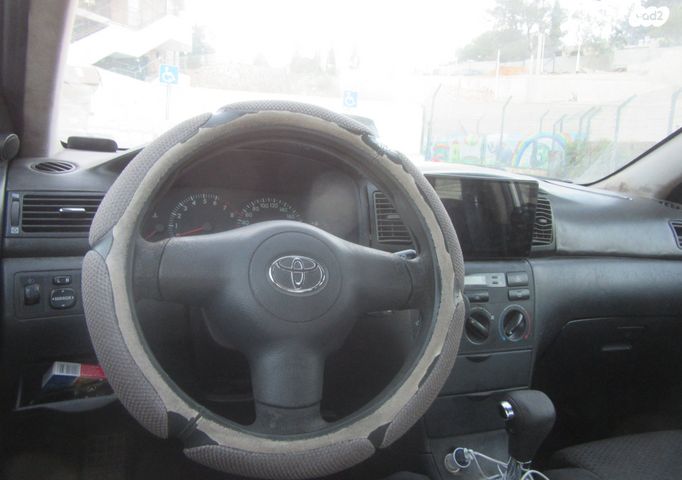 טויוטה קורולה