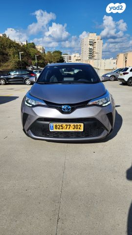 מודעת רכב טויוטה C-HR