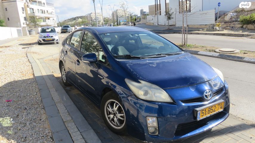 טויוטה פריוס