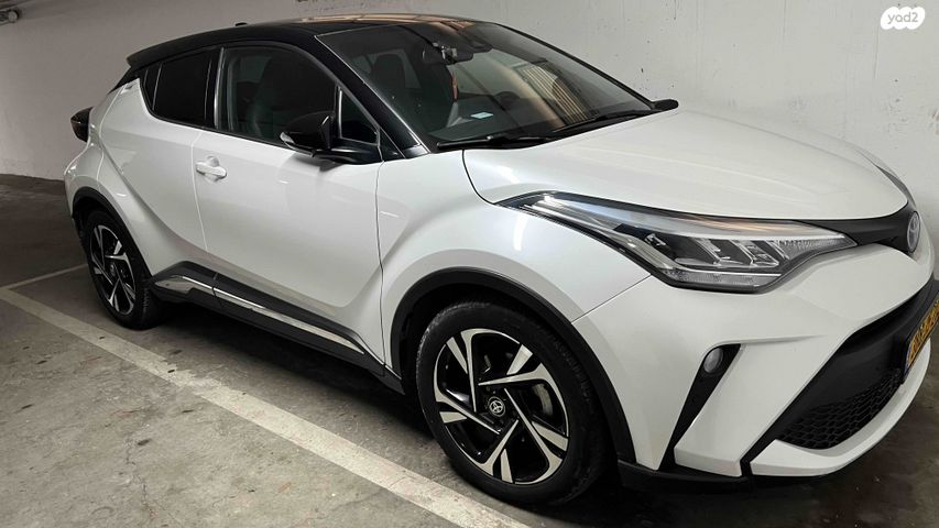מודעת רכב טויוטה C-HR