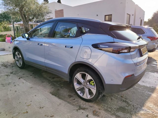 מודעת רכב ג׳ילי Geometry C