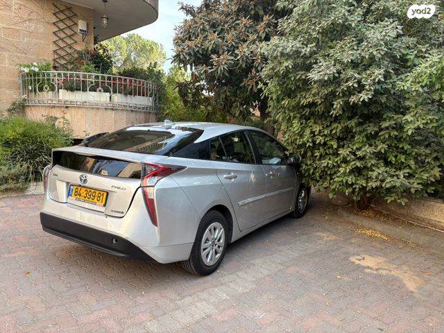 טויוטה פריוס