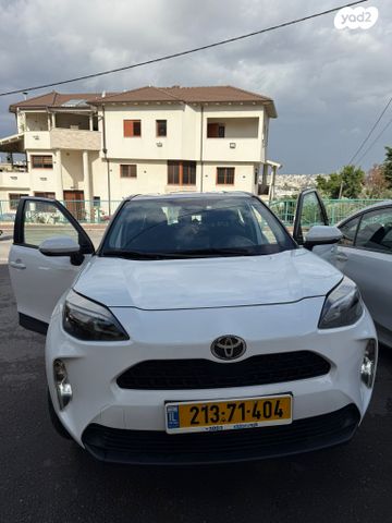 מודעת רכב טויוטה יאריס קרוס