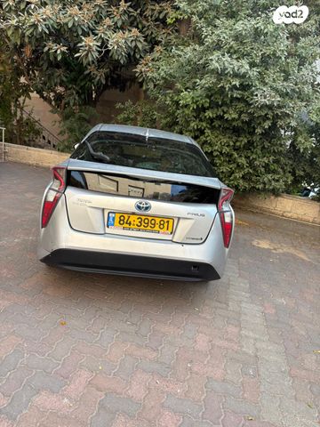 טויוטה פריוס