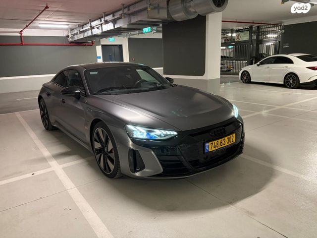 מודעת רכב אאודי E-tron GT