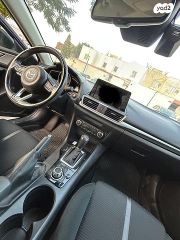 מודעת רכב מאזדה 3