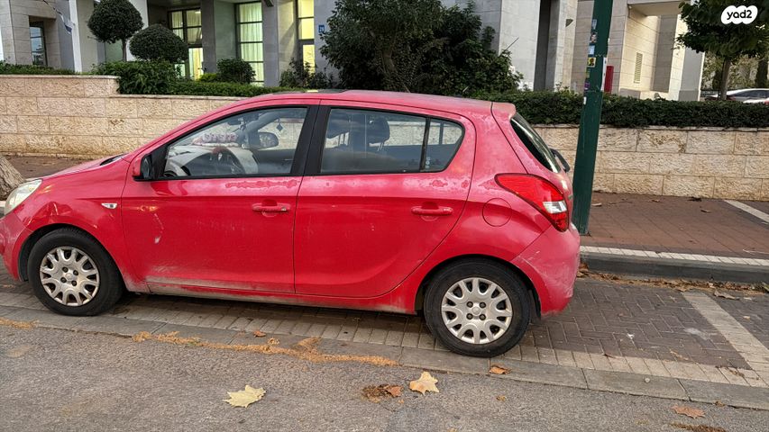 מודעת רכב יונדאי i20