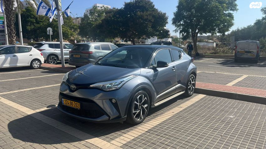 מודעת רכב טויוטה C-HR