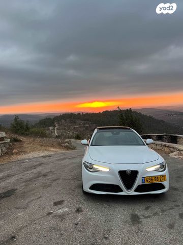 מודעת רכב אלפא רומיאו ג'וליה