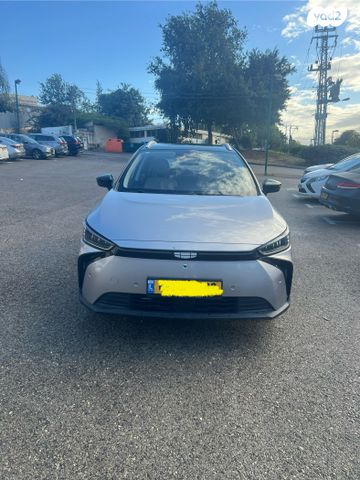 מודעת רכב ג׳ילי Geometry C