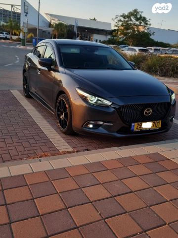 מודעת רכב מאזדה 3