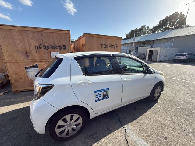 טויוטה יאריס