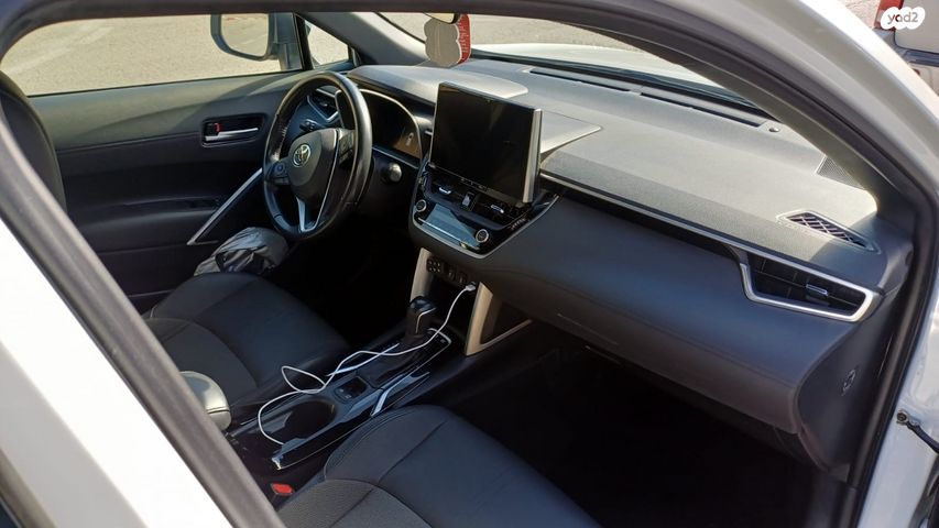 טויוטה קורולה קרוס