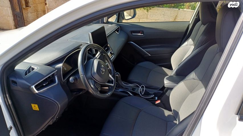 טויוטה קורולה קרוס