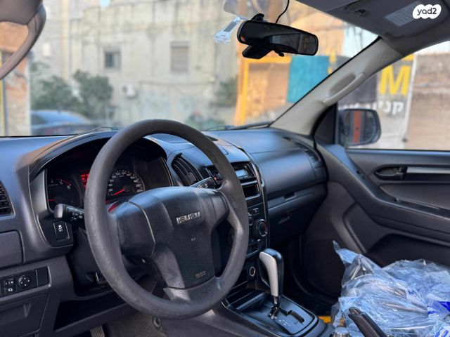 איסוזו די-מקס