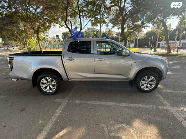 איסוזו די-מקס