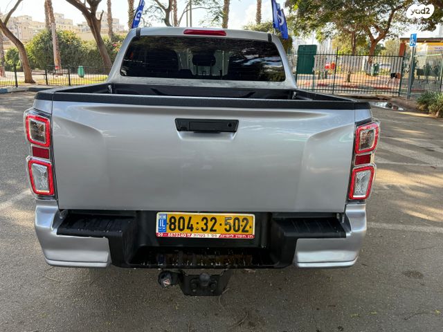 איסוזו די-מקס