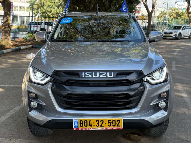 איסוזו די-מקס