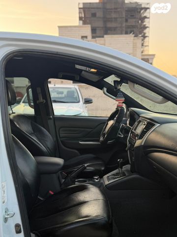 מיצובישי טרייטון / L200