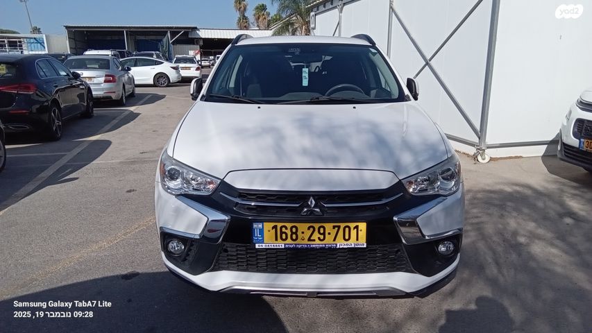 מודעת רכב מיצובישי ASX