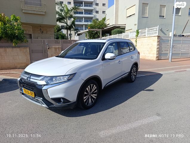 מיצובישי אאוטלנדר