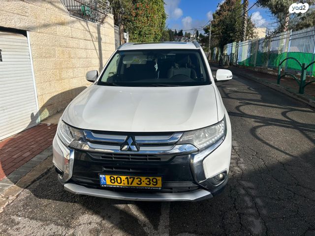 מיצובישי אאוטלנדר