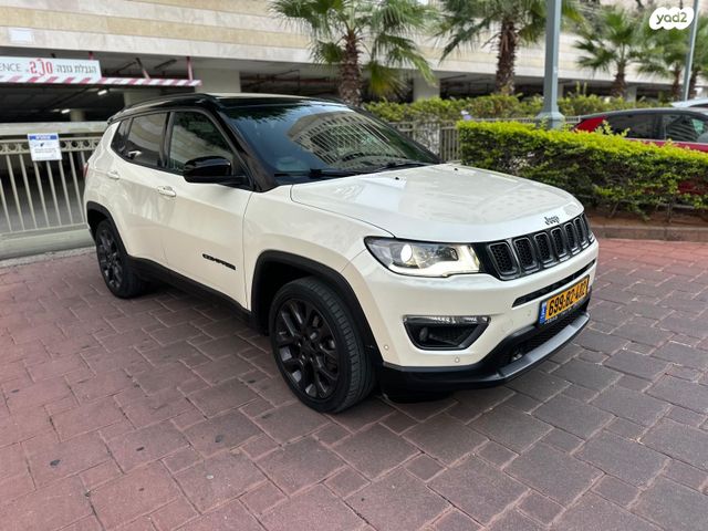 מודעת רכב ג'יפ קומפאס