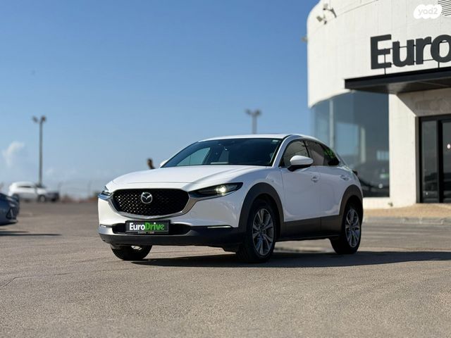 מודעת רכב מאזדה CX-30
