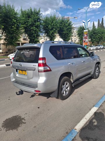 טויוטה לנד קרוזר