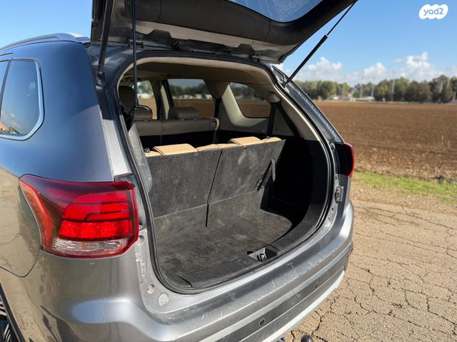 מיצובישי אאוטלנדר