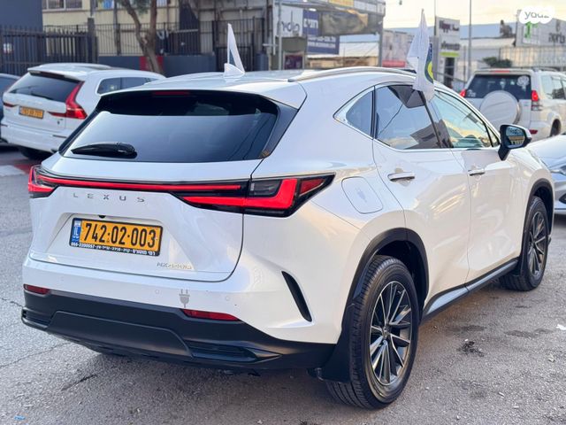 מודעת רכב לקסוס NX 2