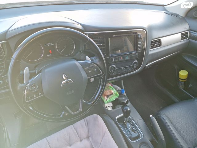 מיצובישי אאוטלנדר