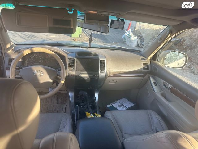 טויוטה לנד קרוזר