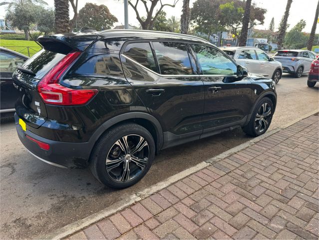 וולוו XC40