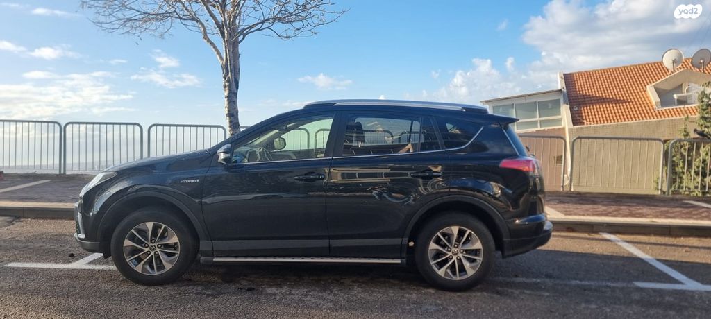 מודעת רכב טויוטה RAV4