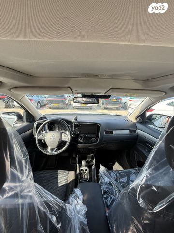 מיצובישי אאוטלנדר