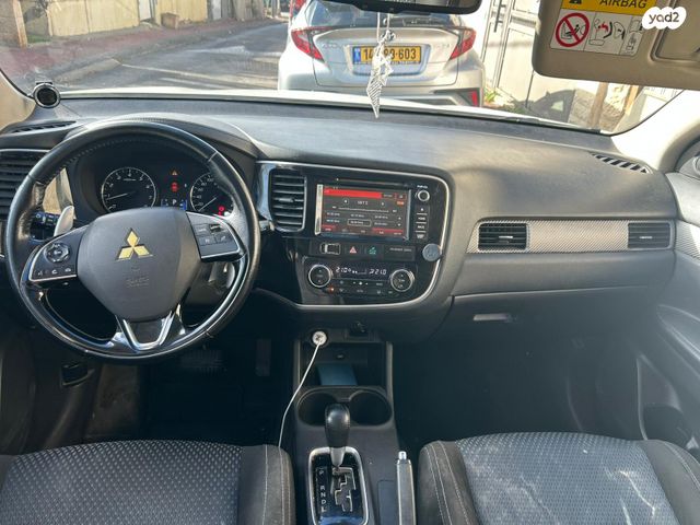 מיצובישי אאוטלנדר