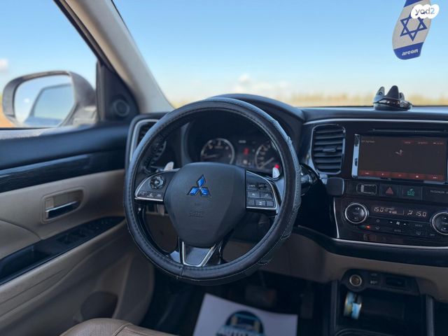 מיצובישי אאוטלנדר