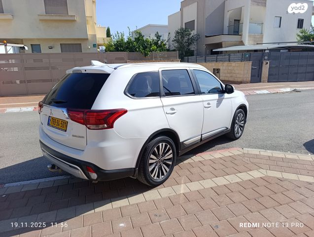 מיצובישי אאוטלנדר