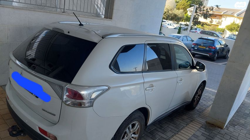 מיצובישי אאוטלנדר