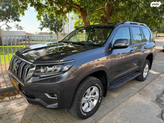 טויוטה לנד קרוזר