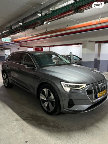 מודעת רכב אאודי E-tron