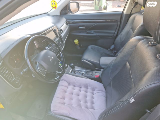 מיצובישי אאוטלנדר