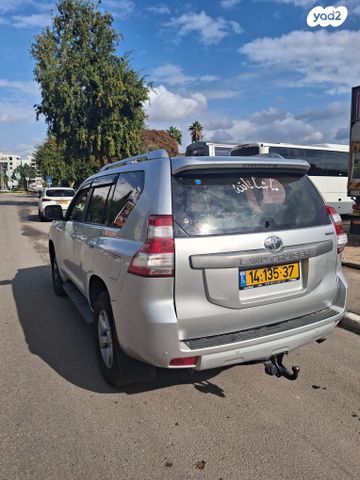 טויוטה לנד קרוזר
