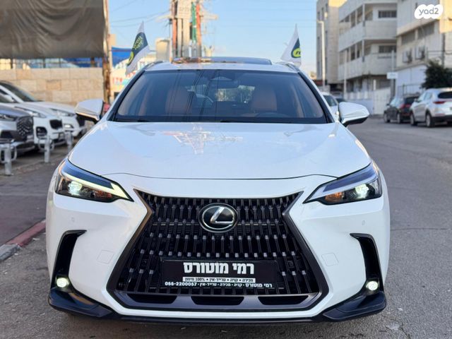 מודעת רכב לקסוס NX 1