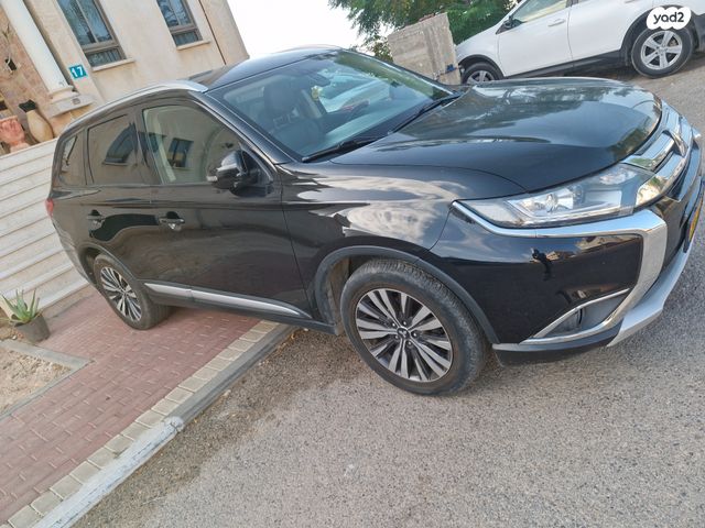 מיצובישי אאוטלנדר